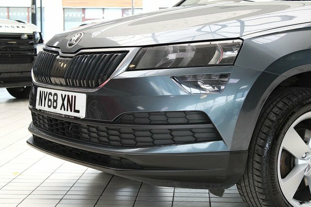 Skoda Karoq Tsi Gpf Se Suv NY68XNL Grey #2