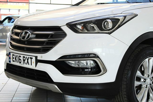 Hyundai Santa Fe 2.2 Crdi Blue Drive Premium Suv 4W EK16RXT White #3
