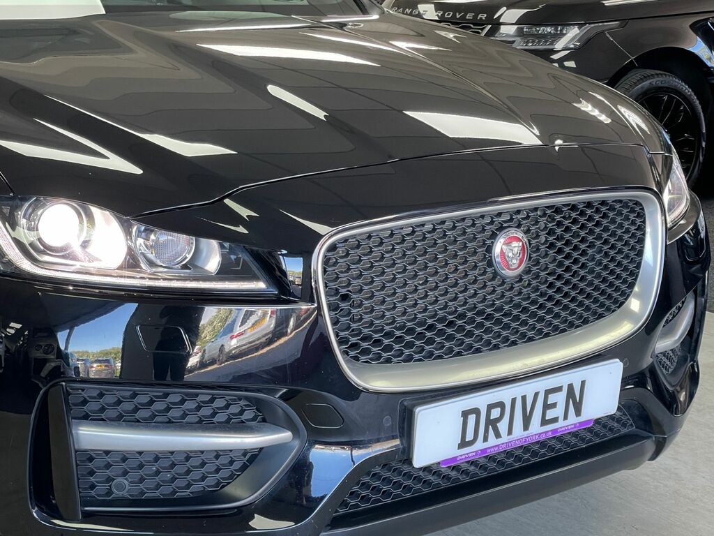 Jaguar F-Pace Diesel LM68JXF Black #3