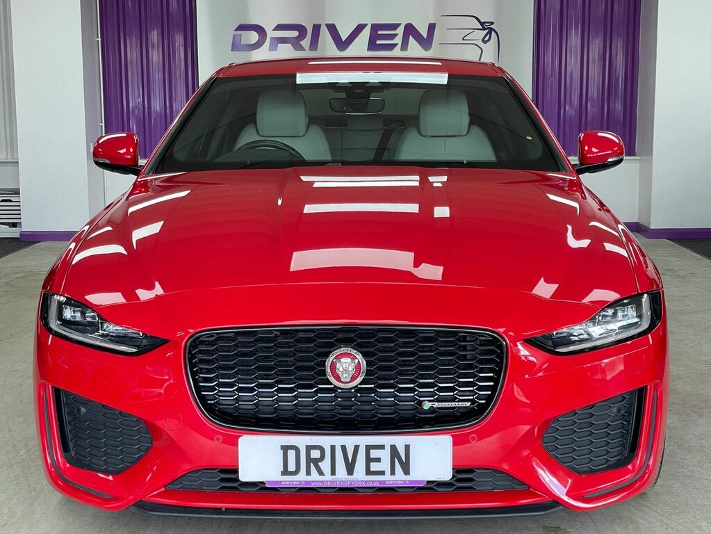 Jaguar XE R-dynamic S Red #6