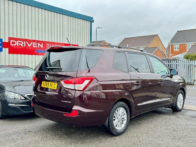 SsangYong Turismo 2.0 Es White #20