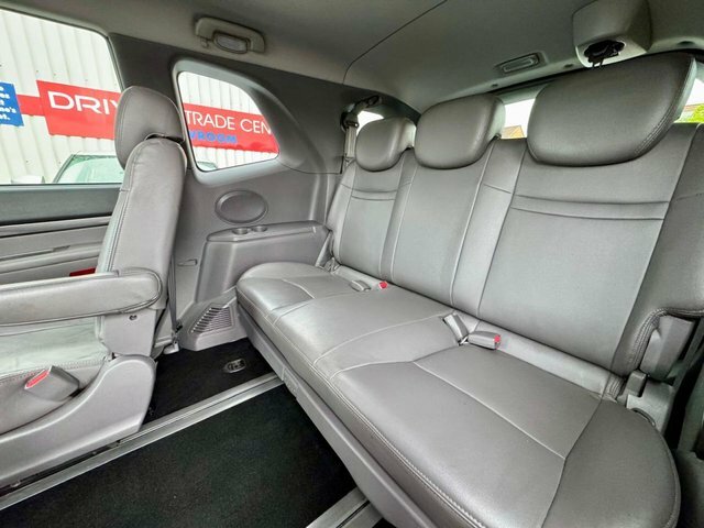SsangYong Turismo 2.0 Es White #18