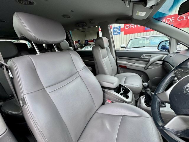SsangYong Turismo 2.0 Es White #13