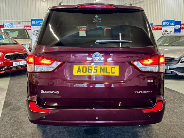 SsangYong Turismo 2.0 Es White #5