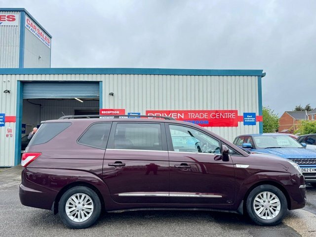 SsangYong Turismo 2.0 Es White #21