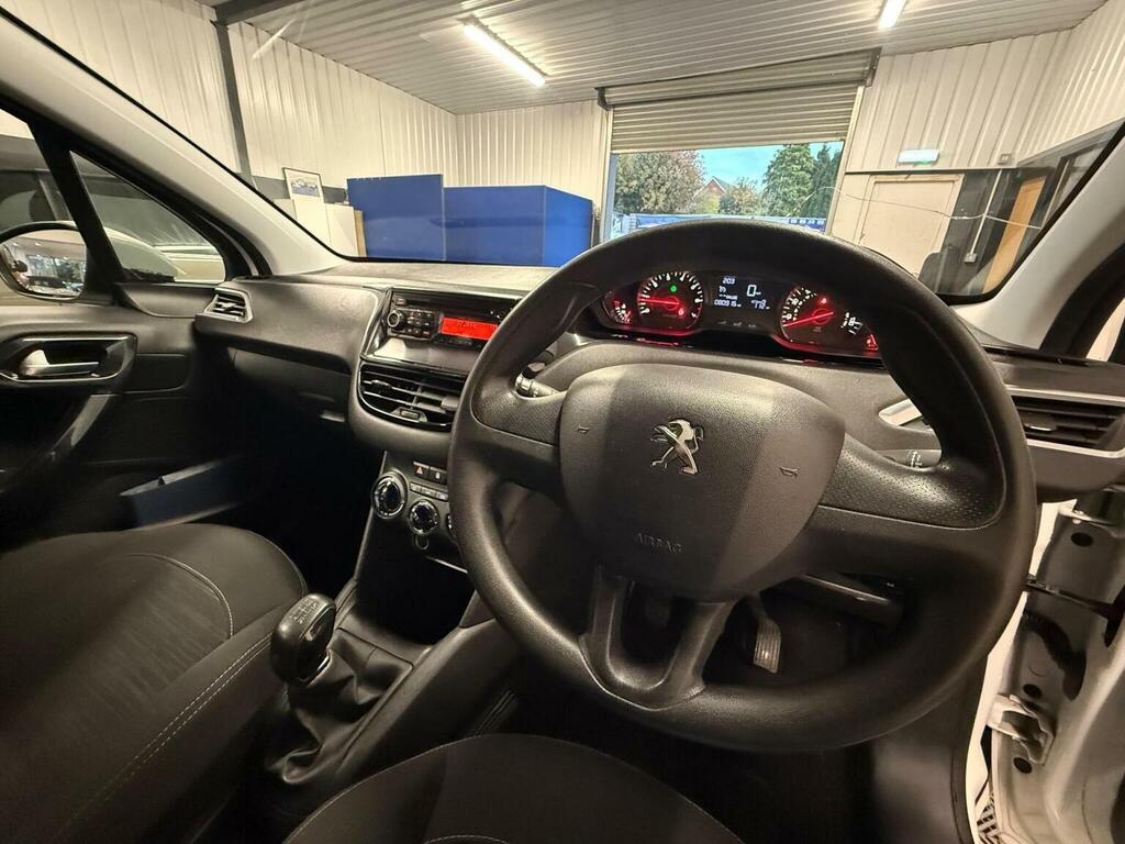 Peugeot 208 Hatchback 1.0 Vti Puretech Access Euro 5 201 BK15FPV White #5