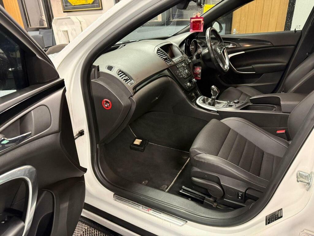 Vauxhall Insignia Estate 2.8T V6 Vxr Supersport Nav Sports Tourer 4W White #5