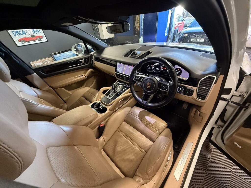 Porsche Cayenne Suv 3.0T V6 Tiptronics 4Wd Euro 6 Ss 2018 BW18AYV White #4