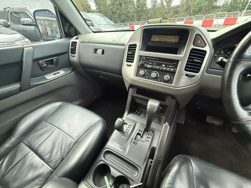 Mitsubishi Shogun Shogun Di-d Eleg-ce Lwb A Grey #26