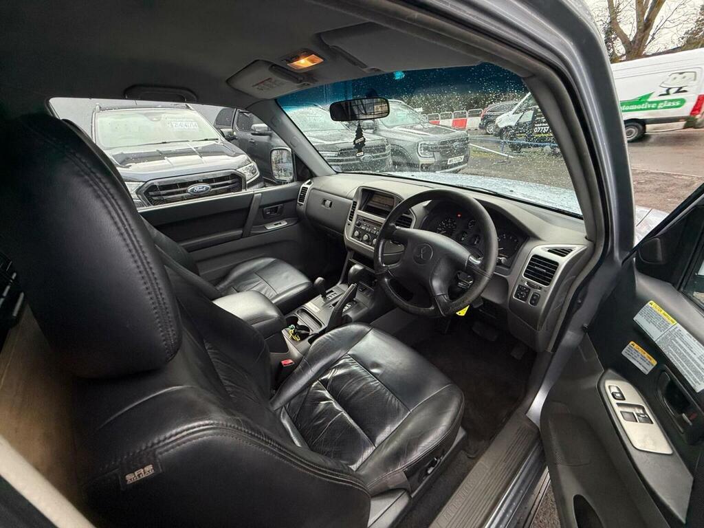 Mitsubishi Shogun Shogun Di-d Eleg-ce Lwb A Grey #16