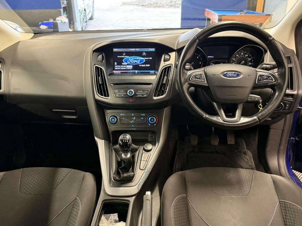 Ford Focus Hatchback 1.6 Tdci Zetec Euro 5 Ss 201515 CN15JYK Blue #4