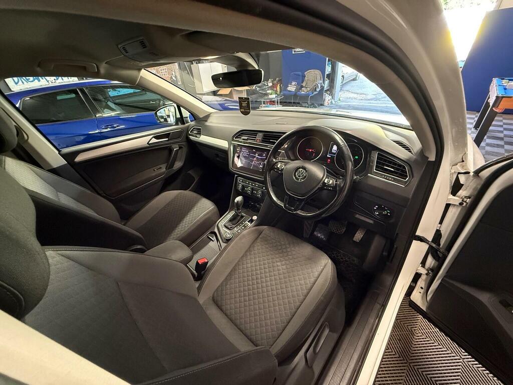 Volkswagen Tiguan Suv 2.0 Tdi Se Navigation Dsg 4Motion Euro 6 Ss AE67WNO White #4