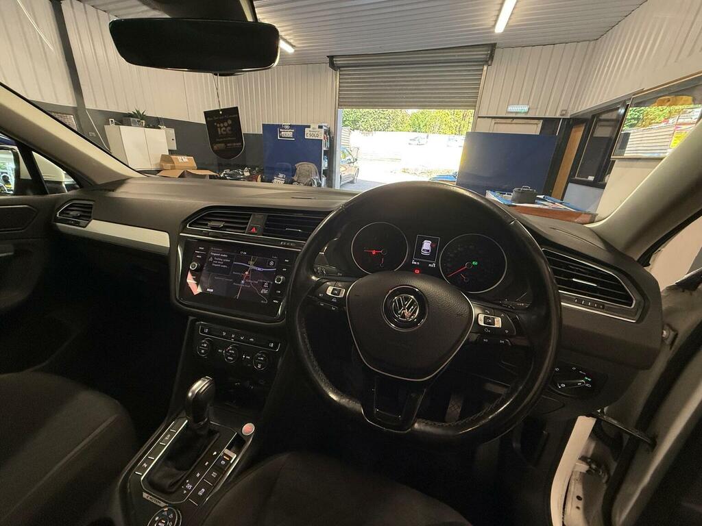 Volkswagen Tiguan Suv 2.0 Tdi Se Navigation Dsg 4Motion Euro 6 Ss AE67WNO White #5
