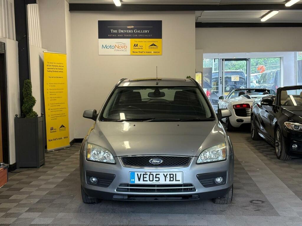 Ford Focus Estate 2.0 Ghia 200505 Silver #2
