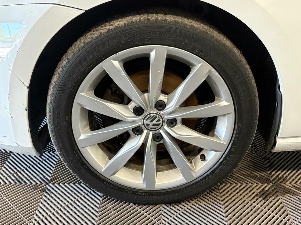 Volkswagen Golf Hatchback 2.0 Tdi Bluemotion Tech Gt Euro 5 Ss NJ63XEL White #6