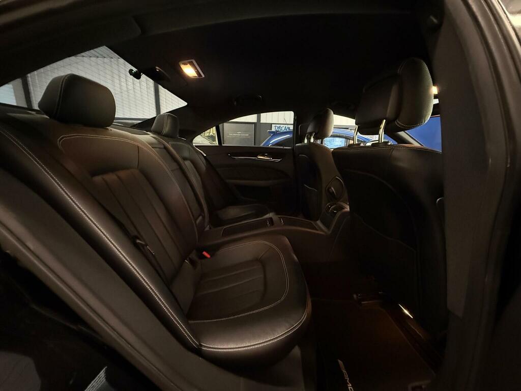 Mercedes-Benz CLS Amg Line White #16