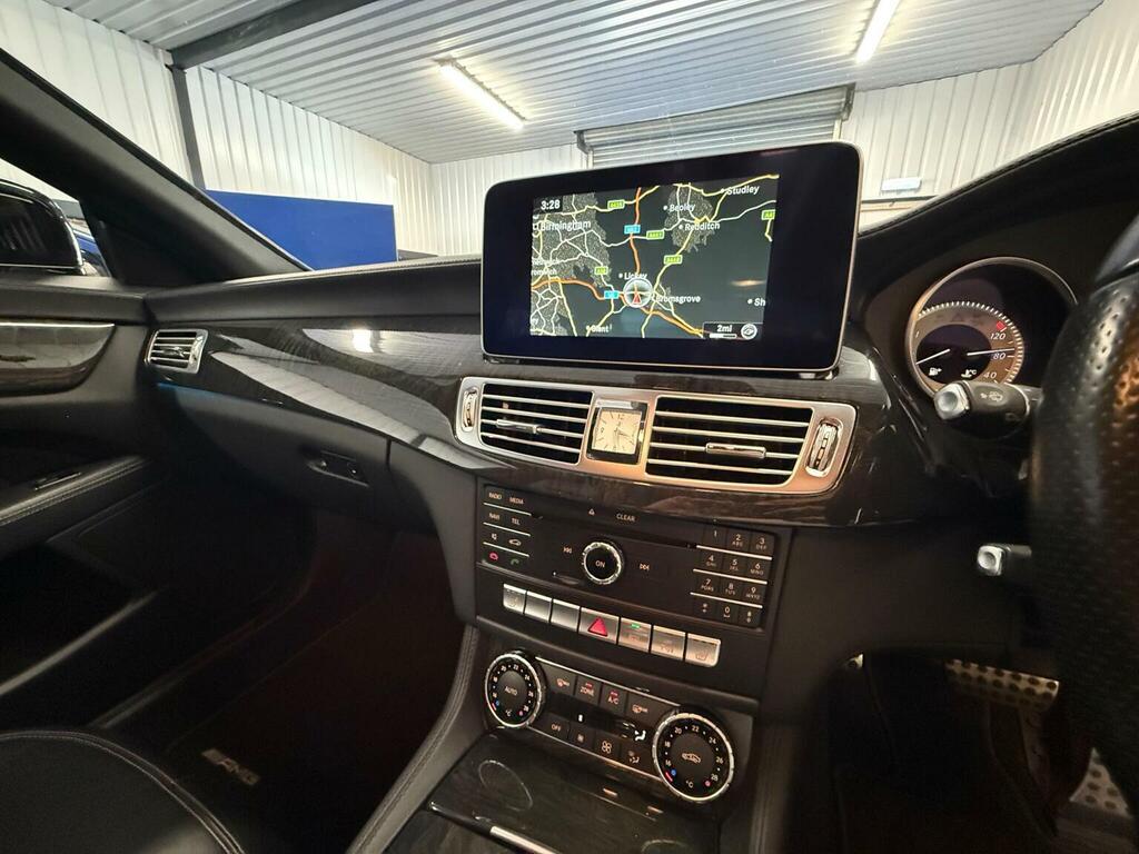 Mercedes-Benz CLS Amg Line White #29