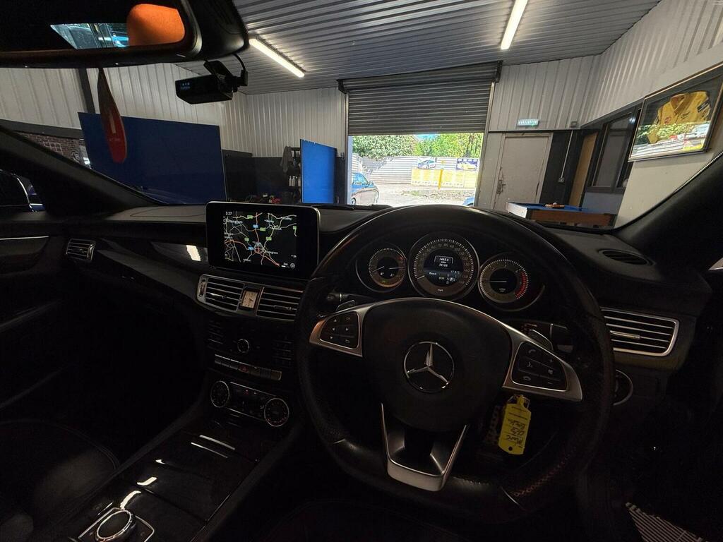 Mercedes-Benz CLS Amg Line White #23