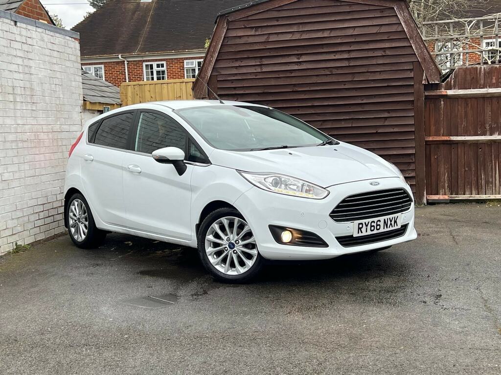 Ford Fiesta 1.0T Ecoboost Titanium X Euro 6 Ss White