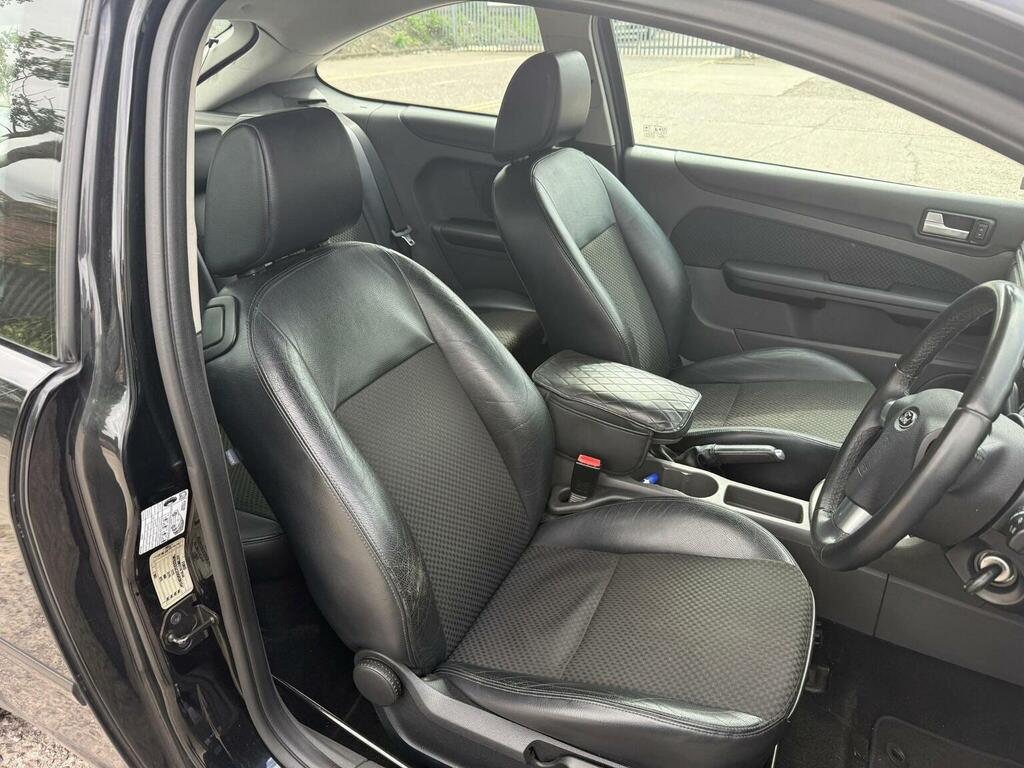 Ford Focus 2.0 Titanium Black #6