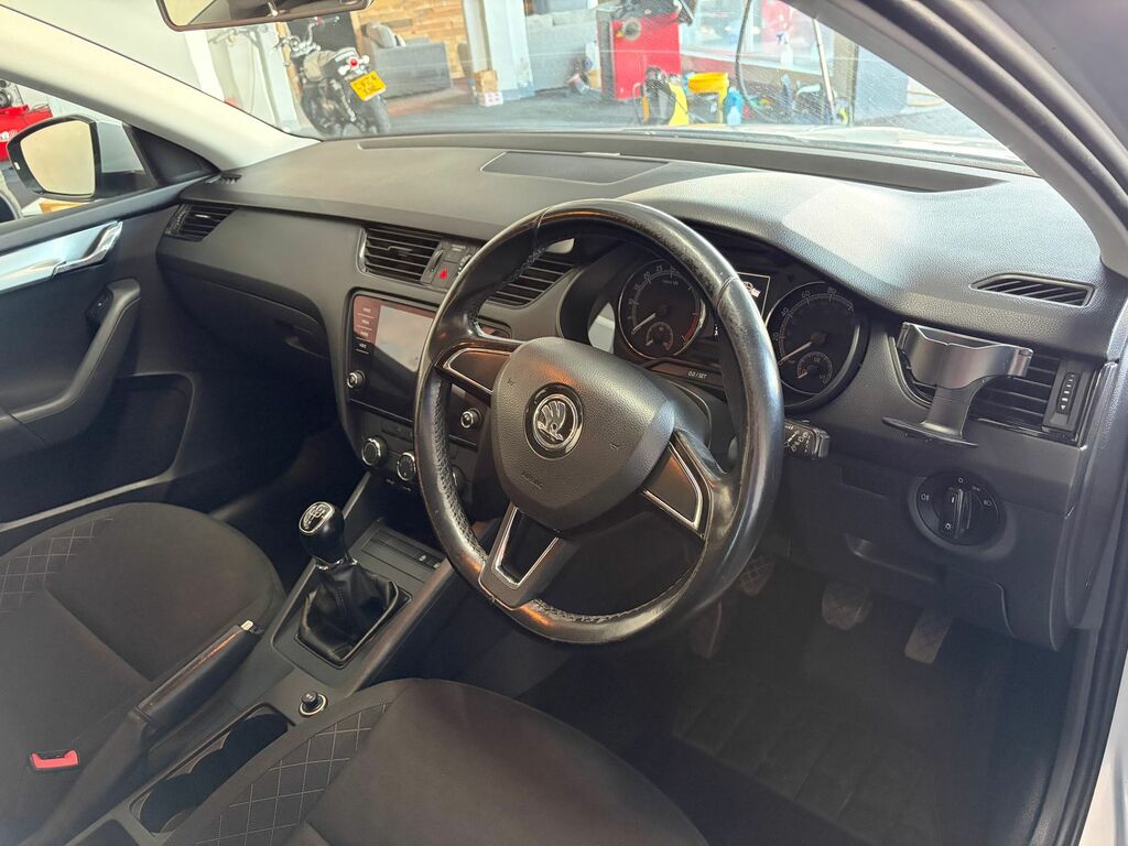 Skoda Octavia 1.6 Tdi S Hatchback Euro 6 Ss Silver #6
