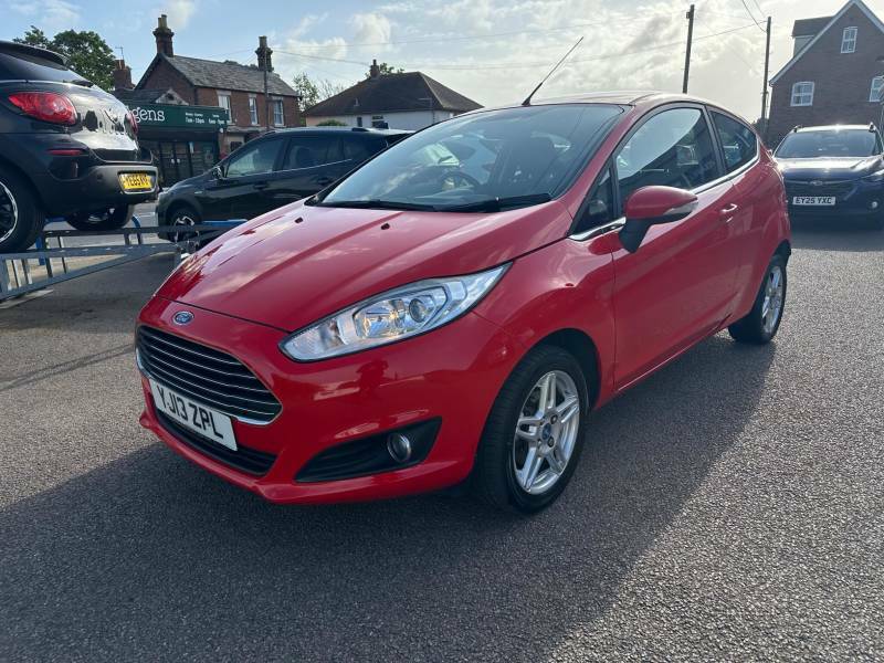 Ford Fiesta 1.25 Zetec Euro 5 - 2013 13 YJ13ZPL Red #3