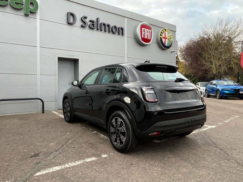 Fiat 600 1.2 Mhev Icon Suv Hybrid E-dct Euro 6 EF26DVM Black #4