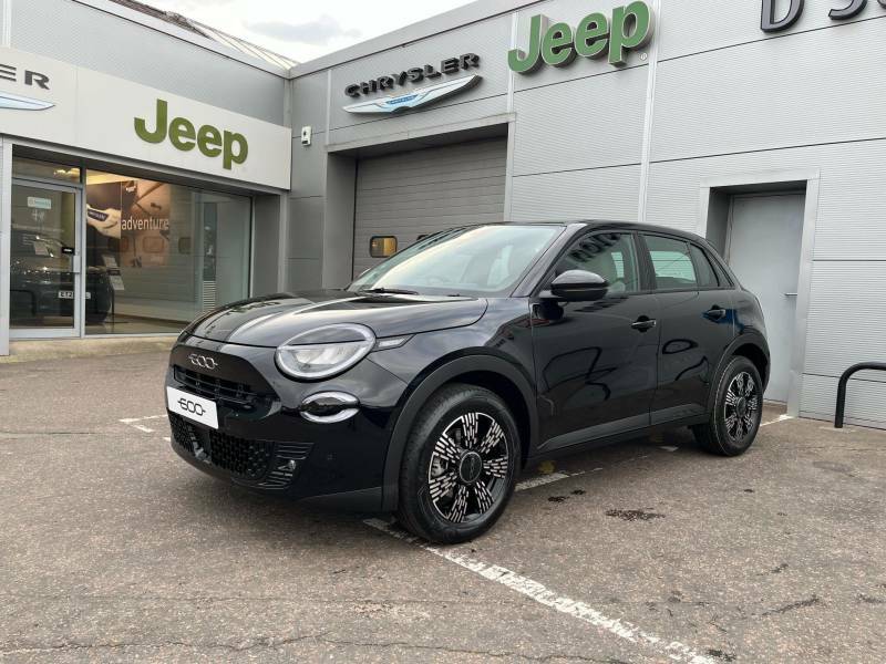 Fiat 600 1.2 Mhev Icon Suv Hybrid E-dct Euro 6 EF26DVM Black #2