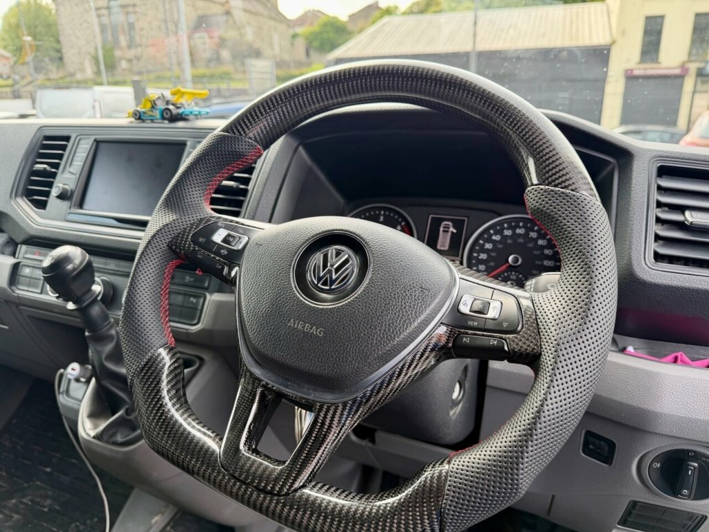 Volkswagen Crafter 2L Trendline DY70DXK White #4