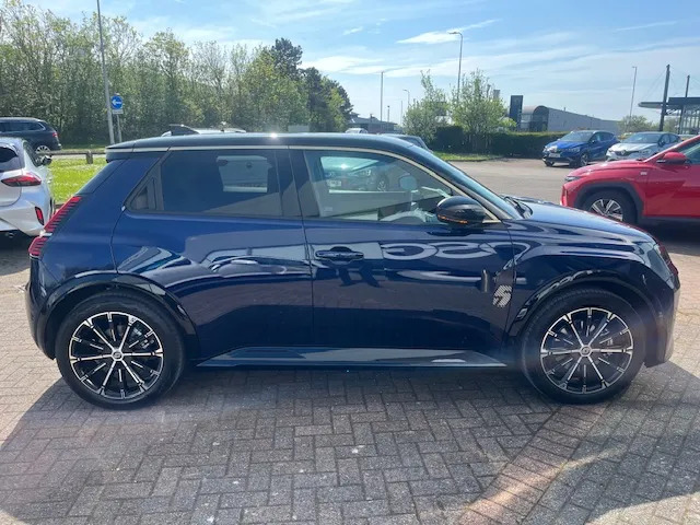 Renault 5 E-Tech 110Kw Iconic Five Comfort Range 52Kwh DSG1T Black #6