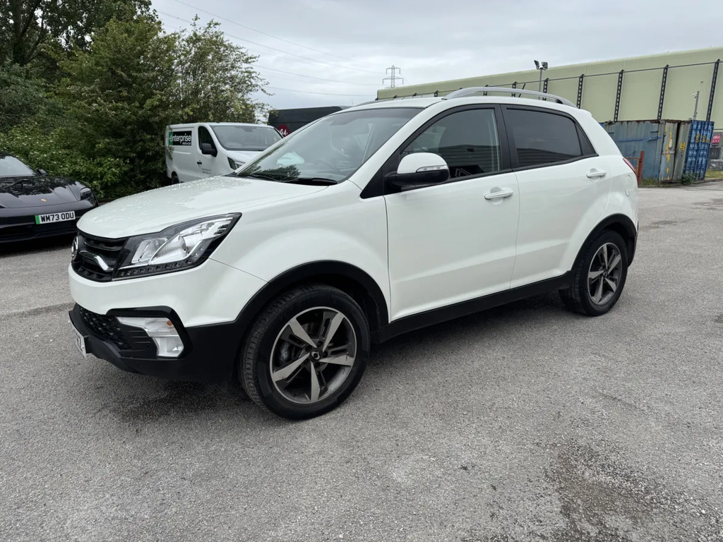 SsangYong Korando 2.2 Ultimate 4X4 White #3