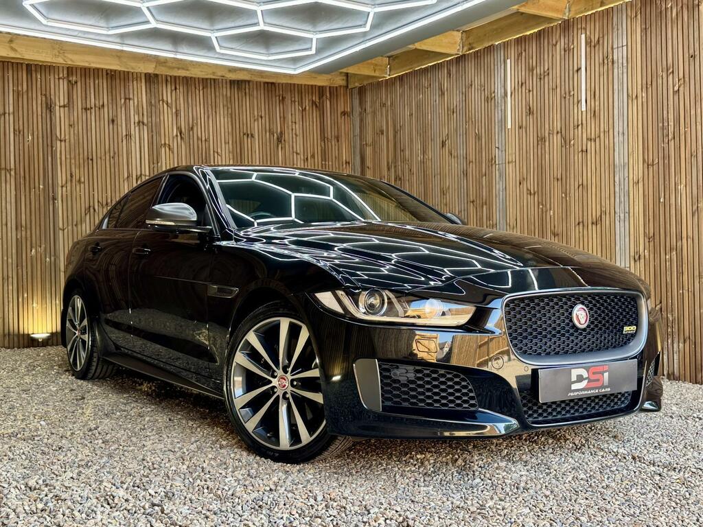 Jaguar XE 2.0I 300 Sport Awd Euro 6 Ss Black