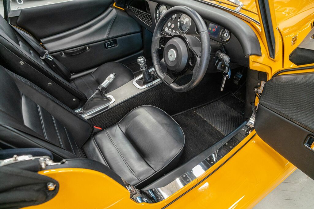 Morgan Plus Four Four 2020 20 Gold #24