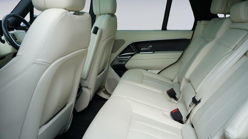 Land Rover Range Rover 3.0 P440e Se FY72RNE Black #4