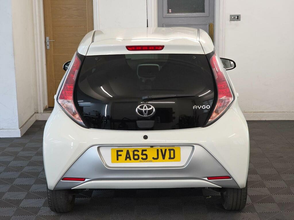 Toyota Aygo 1.0 Vvt-i X-pure Euro 6 FA65JVD White #5