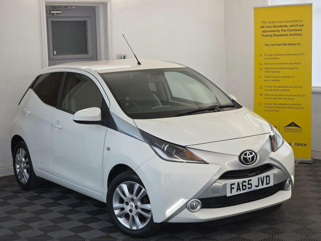 Toyota Aygo 1.0 Vvt-i X-pure Euro 6 FA65JVD White #3