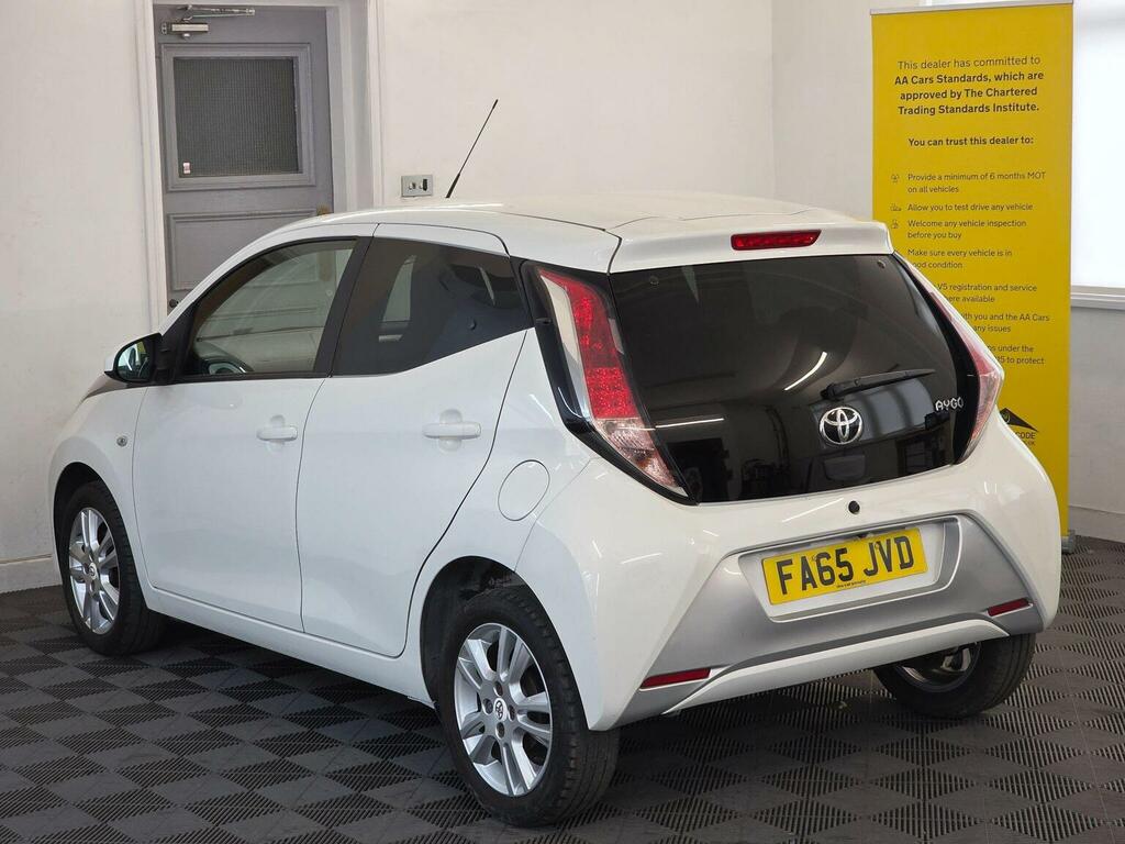 Toyota Aygo 1.0 Vvt-i X-pure Euro 6 FA65JVD White #6