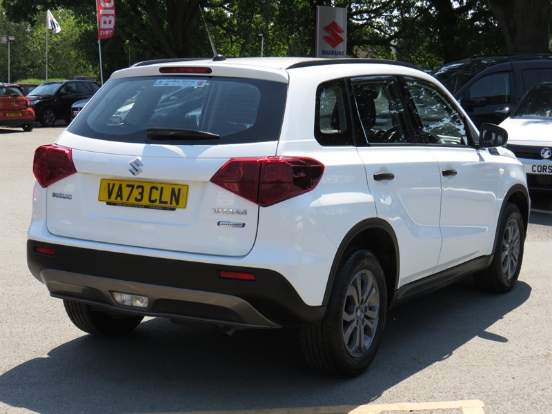 Suzuki Vitara 1.4 Boosterjet Mhev Go Suv Hybrid Manua VA73CLN White #3
