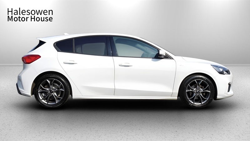 Ford Focus 1.0T Ecoboost St-line Hatchback BW69WDS White #3