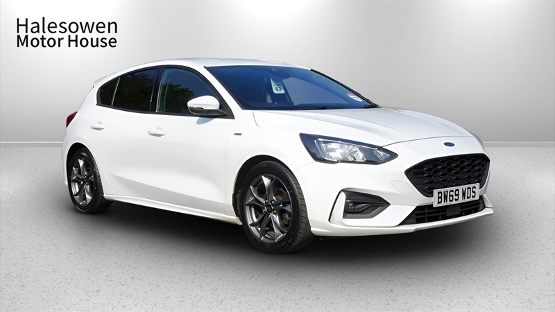 Ford Focus 1.0T Ecoboost St-line Hatchback BW69WDS White #2