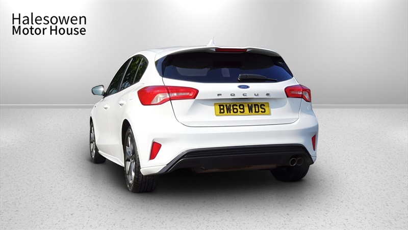 Ford Focus 1.0T Ecoboost St-line Hatchback BW69WDS White #4