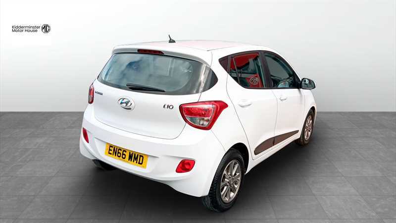 Hyundai I10 1.2 Premium Hatchback Euro 5 87 EN66WMD White #4