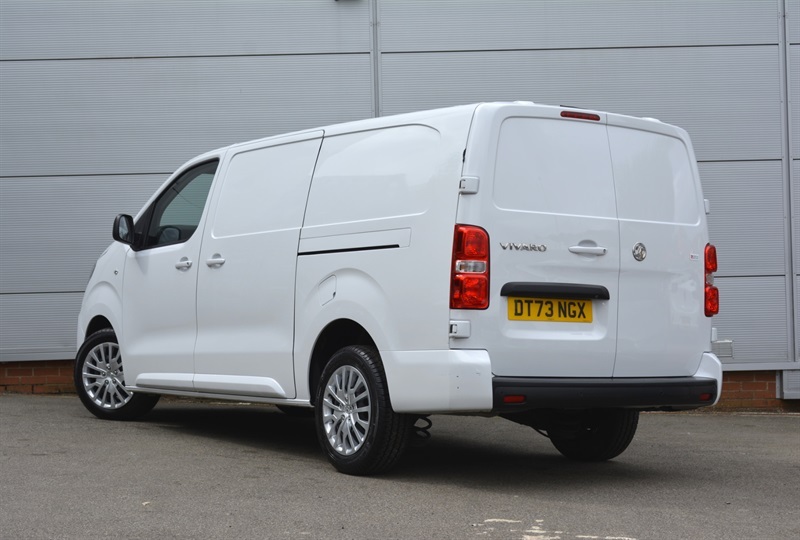 Vauxhall Vivaro 1.5 Turbo D 2900 Pro Panel Van 6Dr L DT73NGX White #3
