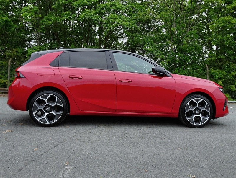 Vauxhall Astra 1.2 Turbo Ultimate Hatchback Eur BA73ZFJ Red #3
