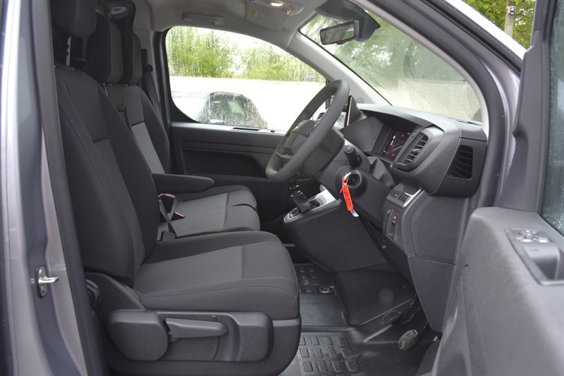 Vauxhall Vivaro 2.2 Pro M Panel Van 6Dr Swb Euro 6 DS26OZD Grey #6
