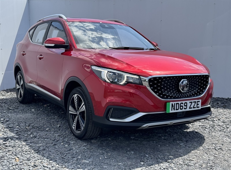 MG ZS 44.5Kwh Exclusive Suv 143 Ps Red