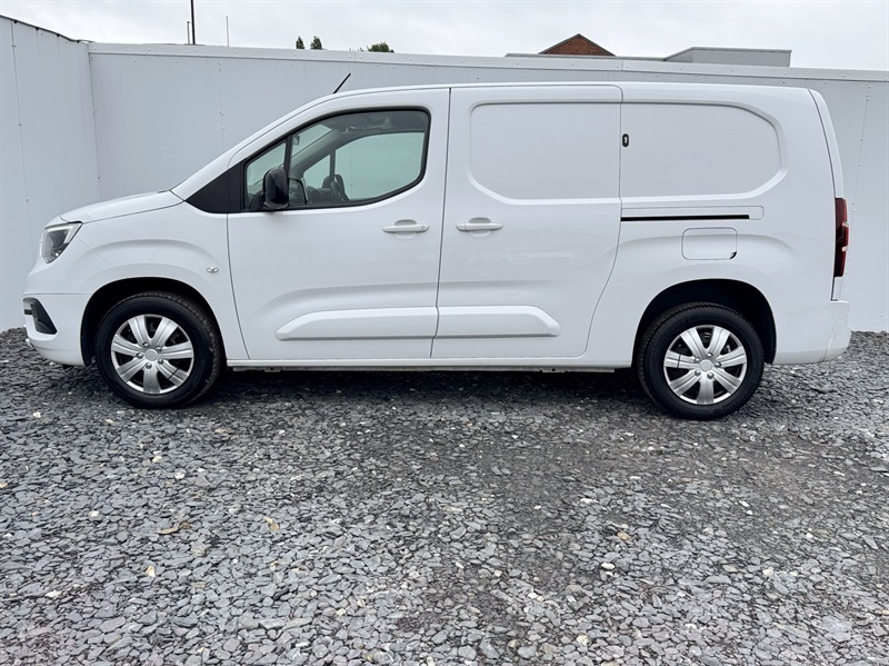 Vauxhall Combo 1.5 Turbo D 2300 Pro Panel Van 6Dr L White #4