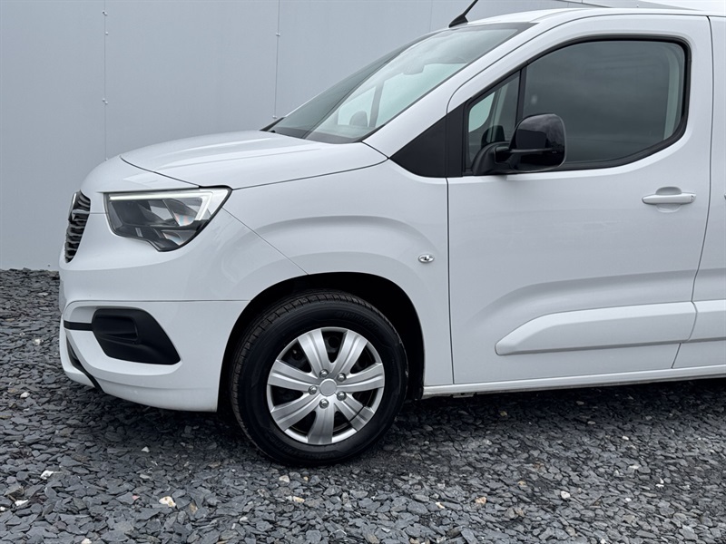 Vauxhall Combo 1.5 Turbo D 2300 Pro Panel Van 6Dr L White #5