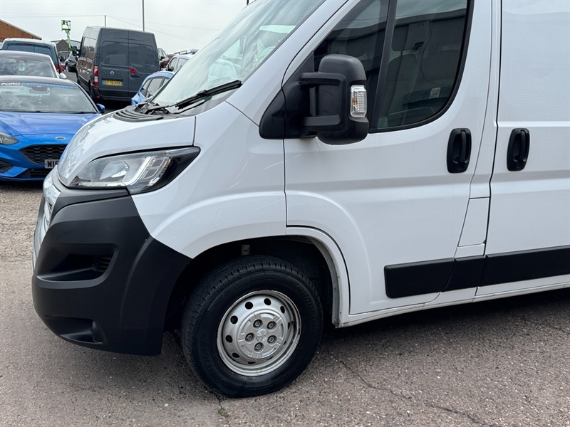 Peugeot Boxer 2.2 Bluehdi 335 Professional Panel Van GJ23SZL White #5