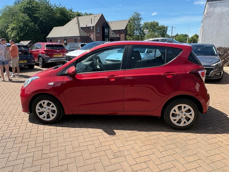 Hyundai I10 1.2 Se Hatchback Euro 6 87 Ps ND17MYU Red #6